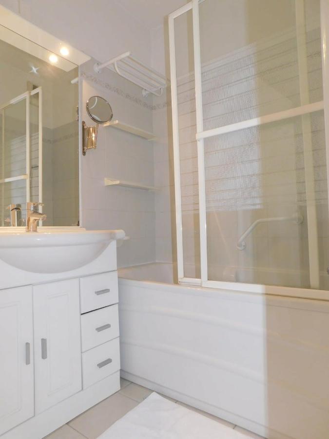 Ferienwohnung "T2 "Antibes Les Pins 3" Air Conditionned Sea View With Parking And Pool" Exterior foto